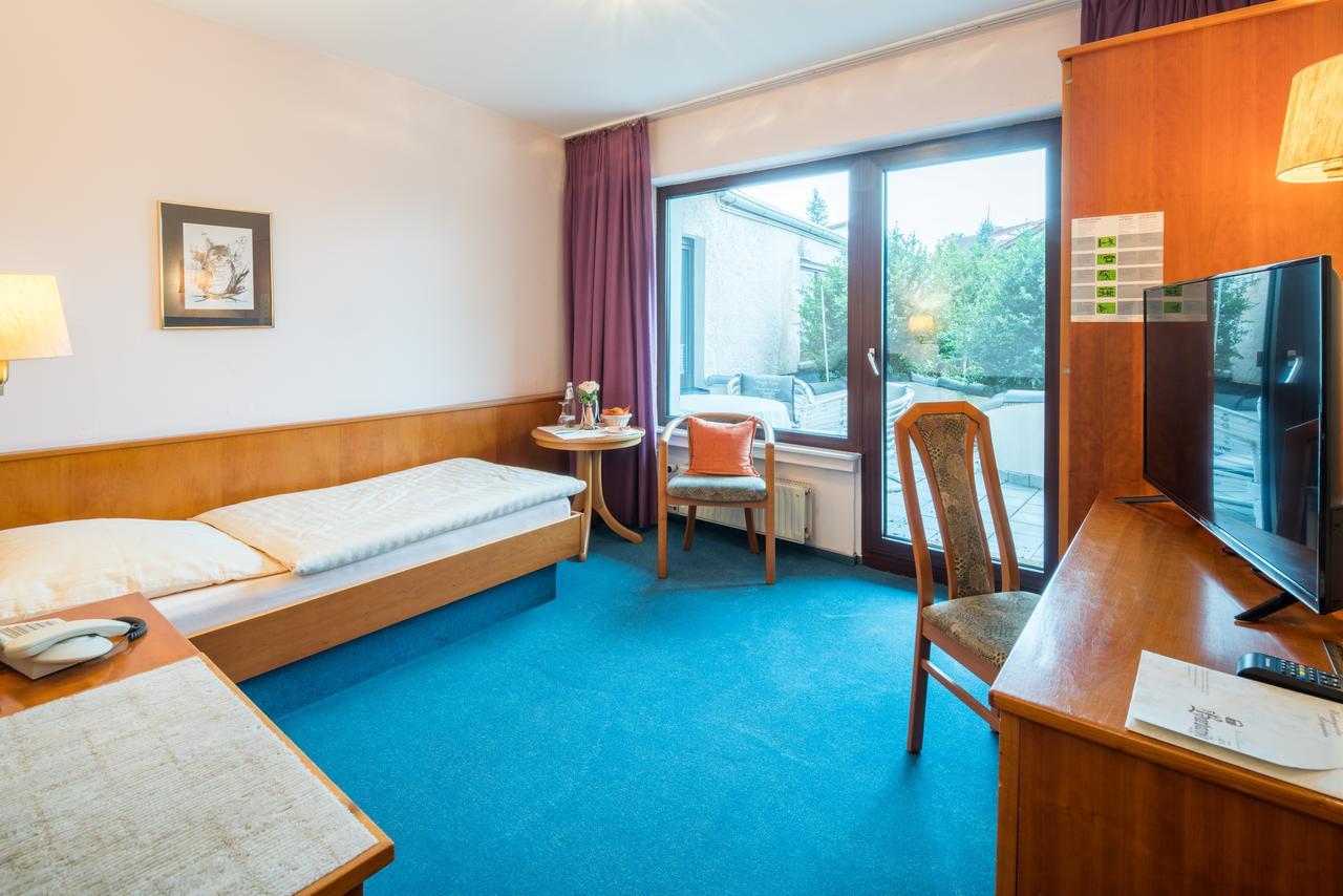 Hotel-Barbarossa-Garni Bei Hanau Rodenbach  Exteriér fotografie